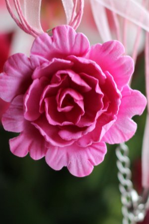 Робота Рожевий півонія кулон з полімерної глини