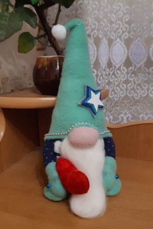 Работа Гном с сердцем ручной работы 