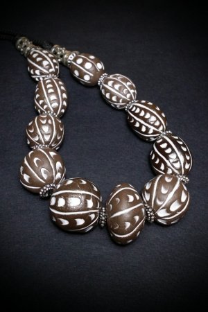 Работа Черно-белые ожерелья Арбузчики