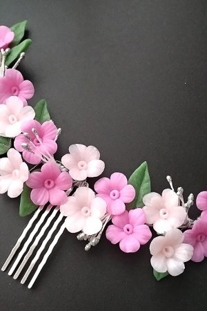 Работа Нарядный гребень для причёски с цветами