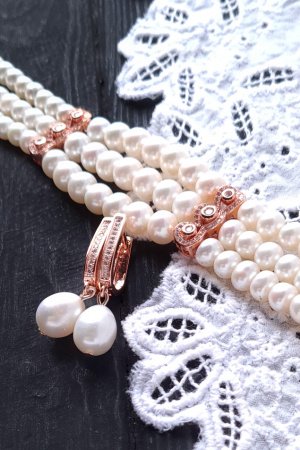 Робота Браслет та сережки з натуральних перлів та кристалів циркону