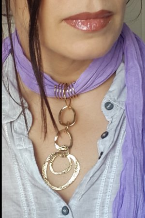 Работа Сиреневый шарфик. Шарф + 2 кулона. 