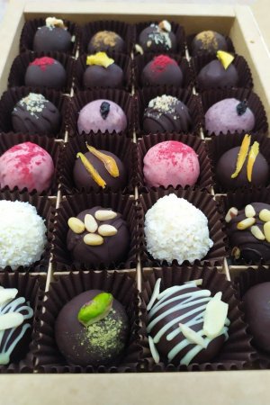 Работа Натуральные конфеты ассорти. Подарки для дорогих вам людей.