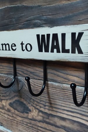 Работа вешалка для поводков "Time to walk!"