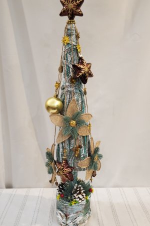 Работа Ёлка новогодняя с этническими элементами 