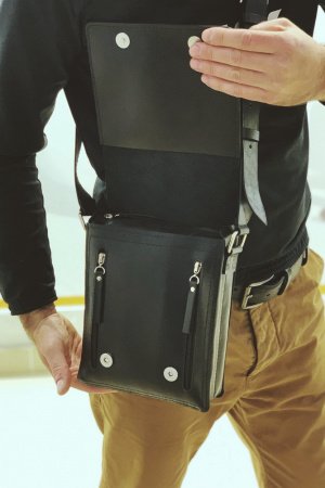 Робота Сумка із натуральної шкіри ручної роботи на замку