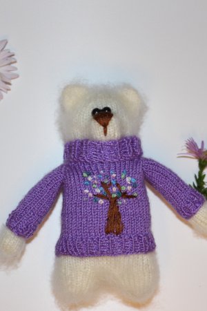 Робота Майстер клас  спицями ведмідь у лавандовому светрі