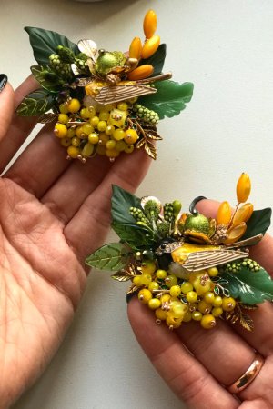 Работа Брошь птичка Синичка