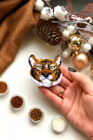 Работа Брошь тигр символ 2022 года