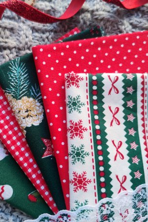 Работа Новогодний набор хлопчатобумажных тканей для рукоделия.