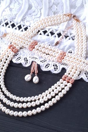 Робота Святковий комплект  з натуральних перлів високого класу