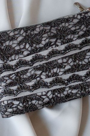 Робота Клатч сріблястий  гіпюровий