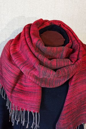 Робота Жіночий теплий шарф. Широкий, домотканий