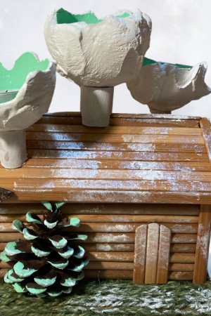 Работа Деревянный рождественский домик