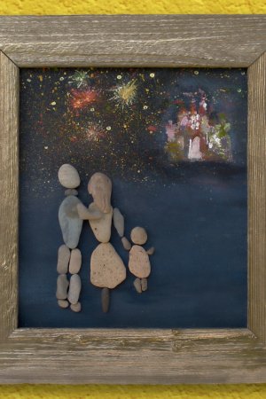 Робота Феєрверк. Картина із морської гальки