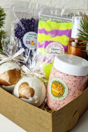 Работа Подарочный набор косметики