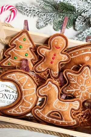 Работа Прянички набор ёлочных игрушек из фетра