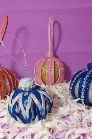 Работа Ёлочные игрушки "Шары"