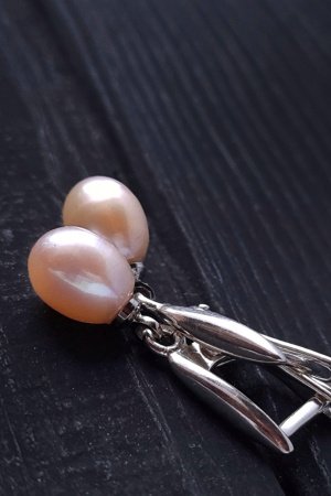 Робота Срібні сережки з натуральними персиковими перлами