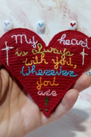 Робота В'язана підставка під посуд гаряче. Серце з вишивкою 1