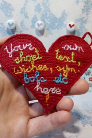 Робота В'язана підставка під посуд гаряче. Серце з вишивкою 3
