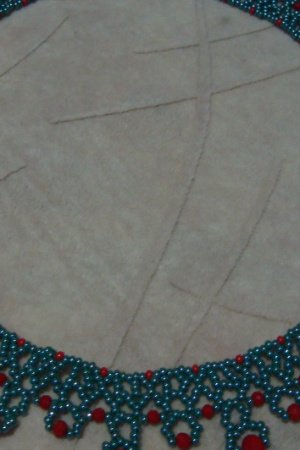 Работа Ажурное колье из бисера