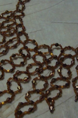 Работа Колье из рубки и биконусов