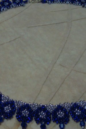 Робота Сріблясто-синє кольє з бісеру