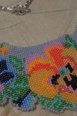 Робота Кольє "Анютині очі"