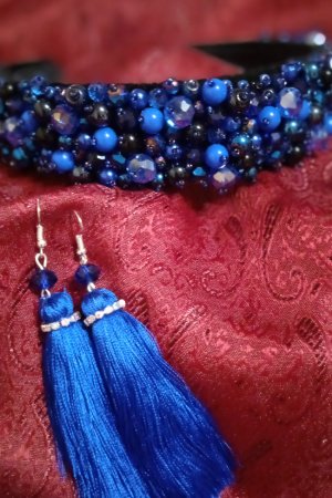 Работа Широкий обруч ручной работы из камней "Сапфир" 