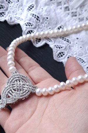 Работа Роскошное колье из натурального жемчуга и кристаллов "Infinity"