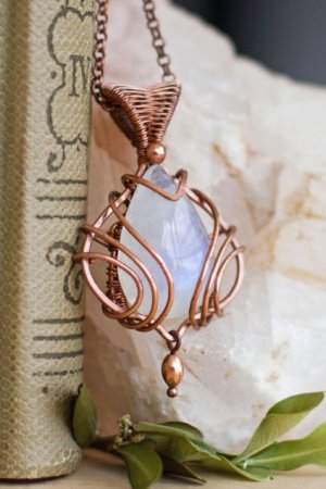 Робота Підвіска крапля з місячним каменем. Мідний кулон