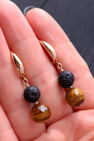 Работа Серьги из тигриного глаза и вулканической лавы "Год тигра -3"