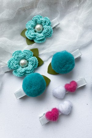 Робота Набір заколок.Помпони,квіти і пухнасті сердечка 7