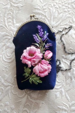 Работа Чехол на телефон или очечник