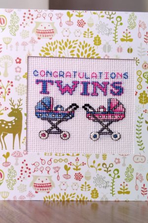 Робота Листівка з вишивкою "Близнюки"
