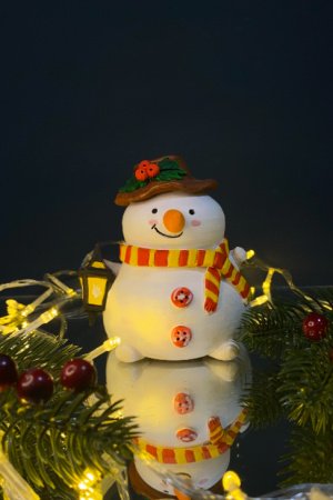 Работа Снеговик с фонарем