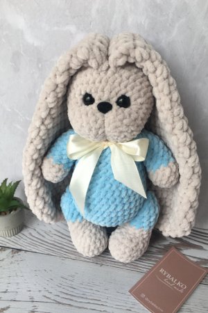 Робота Плюшевий зайчик в блакитній піжамці