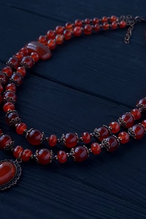 Работа Колье из натурального сердолика.