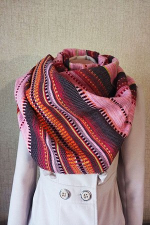 Работа Женский тканый широкий шарф Розовые краски