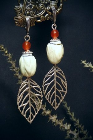 Робота Сережки Листочки з керамікою та сердоліком