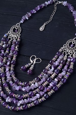 Робота П’ятирядне намисто та сережки з натурального аметисту
