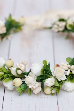 Робота Вінок віночок із квітами кремовий із зеленню