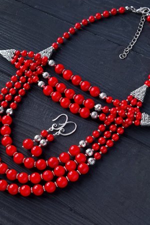 Робота Комплект прикрас з натуральних коралів "Сяй" трійка