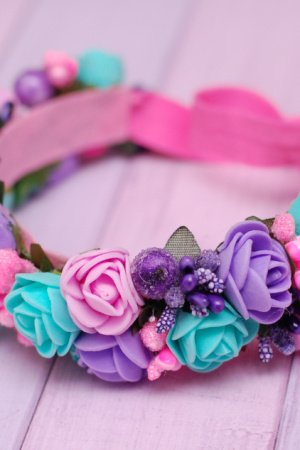 Работа Повязка с цветами мятно-розово-фиолетовая