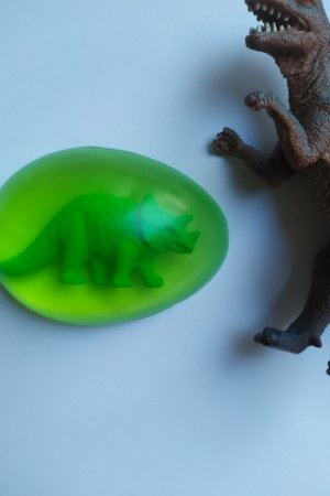 Робота мило динозаврів (цератопс).