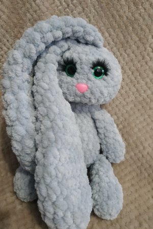 Работа Вязаный зайчик 32 см. Зайка амигуруми с зефирными ушками.