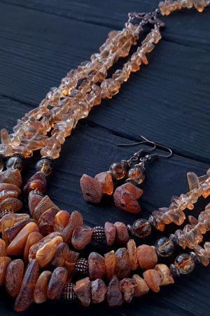 Робота Комплект з натурального бурштину та кварцу