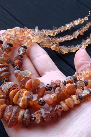 Робота Намисто з натурального бурштину та кварцу