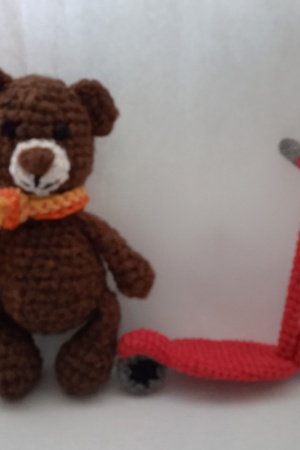 Робота Ведмедик з самокатом